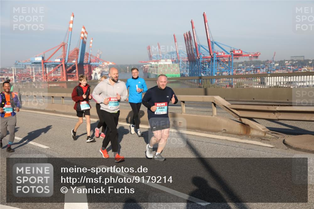 03.10.2025 - Köhlbrandbrückenlauf Yannick Fuchs http://msf.ph/oto/9179214 03.10.2025 08:51:48 Position 2 2424, 2460 meine-sportfotos.de