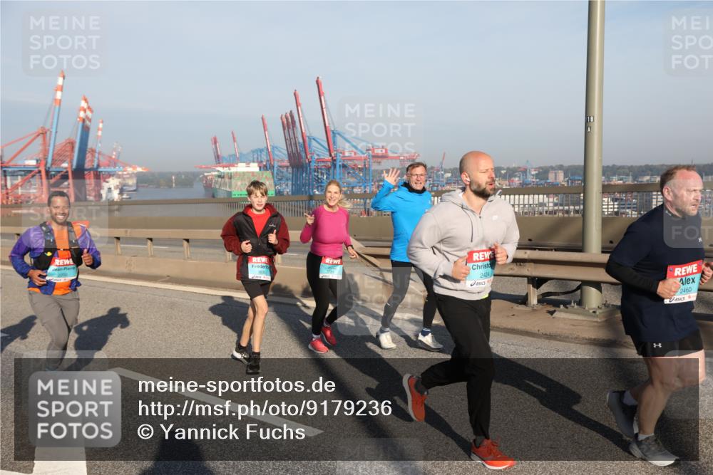03.10.2025 - Köhlbrandbrückenlauf Yannick Fuchs http://msf.ph/oto/9179236 03.10.2025 08:51:50 Position 2 3635, 2424, 18, 2460 meine-sportfotos.de
