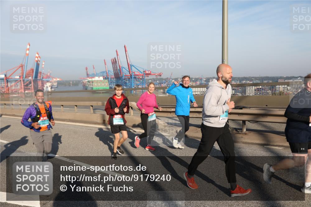 03.10.2025 - Köhlbrandbrückenlauf Yannick Fuchs http://msf.ph/oto/9179240 03.10.2025 08:51:50 Position 2 3635, 24, 18 meine-sportfotos.de