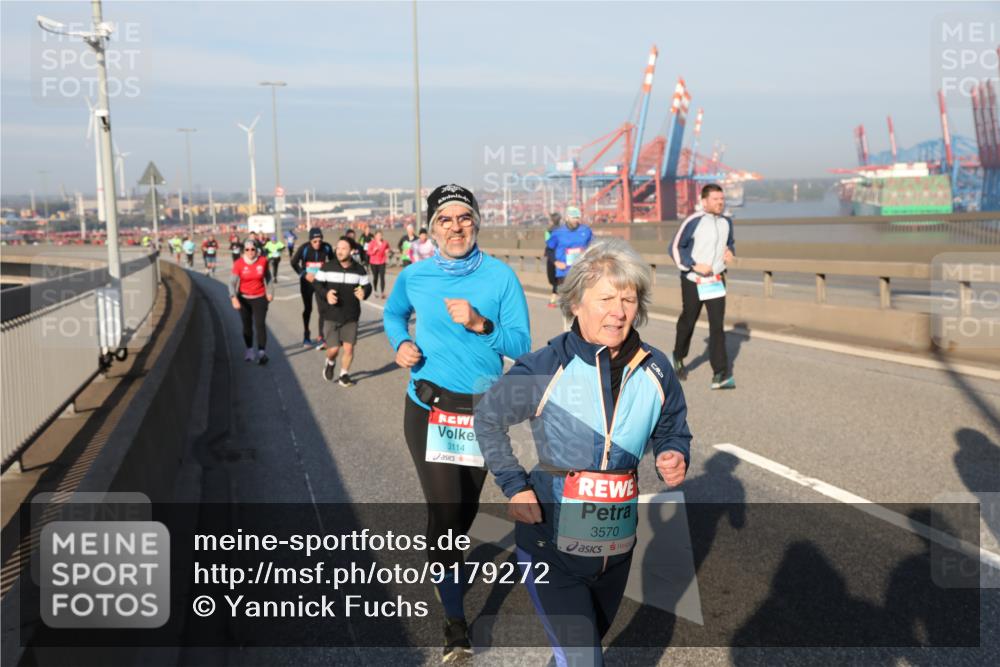 03.10.2025 - Köhlbrandbrückenlauf Yannick Fuchs http://msf.ph/oto/9179272 03.10.2025 08:51:54 Position 2 3114, 3570 meine-sportfotos.de
