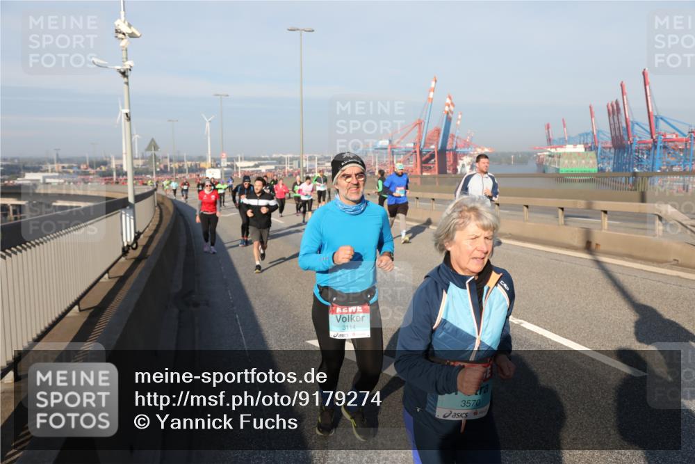 03.10.2025 - Köhlbrandbrückenlauf Yannick Fuchs http://msf.ph/oto/9179274 03.10.2025 08:51:54 Position 2 3114, 3570 meine-sportfotos.de