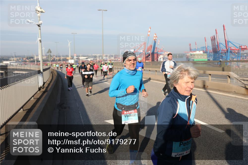 03.10.2025 - Köhlbrandbrückenlauf Yannick Fuchs http://msf.ph/oto/9179277 03.10.2025 08:51:54 Position 2 3114, 3570 meine-sportfotos.de