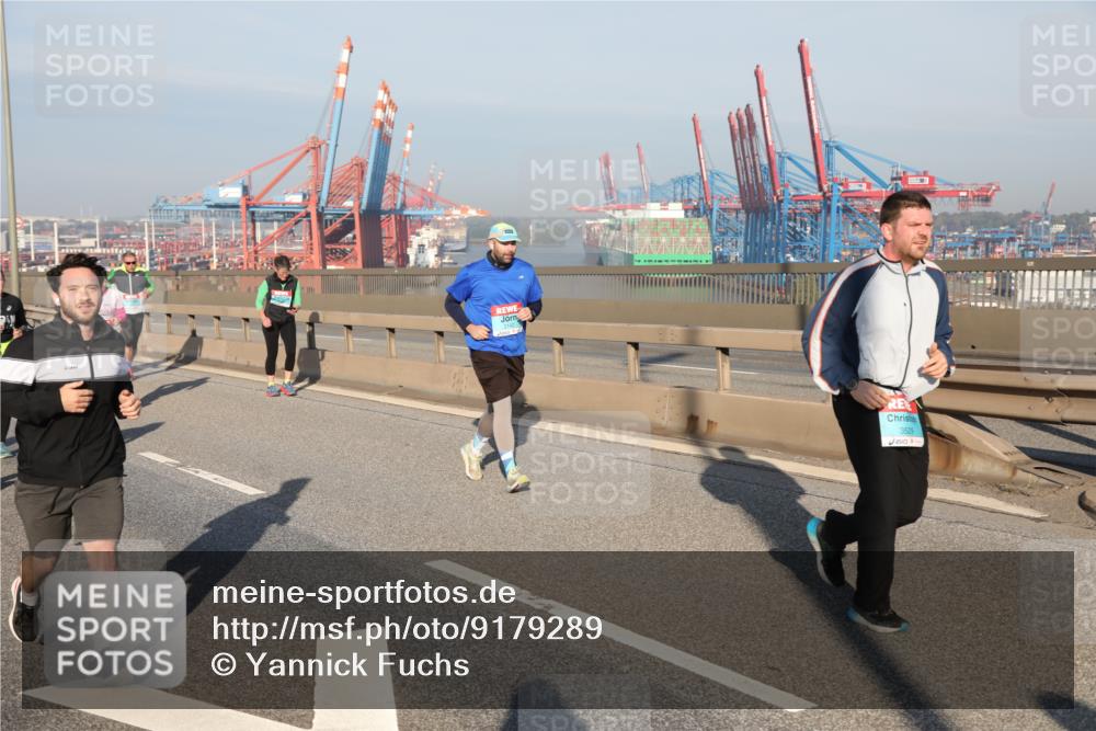 03.10.2025 - Köhlbrandbrückenlauf Yannick Fuchs http://msf.ph/oto/9179289 03.10.2025 08:51:56 Position 2 3529 meine-sportfotos.de
