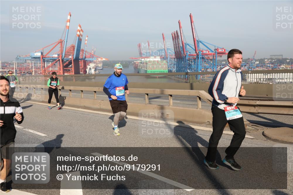 03.10.2025 - Köhlbrandbrückenlauf Yannick Fuchs http://msf.ph/oto/9179291 03.10.2025 08:51:56 Position 2 3529 meine-sportfotos.de