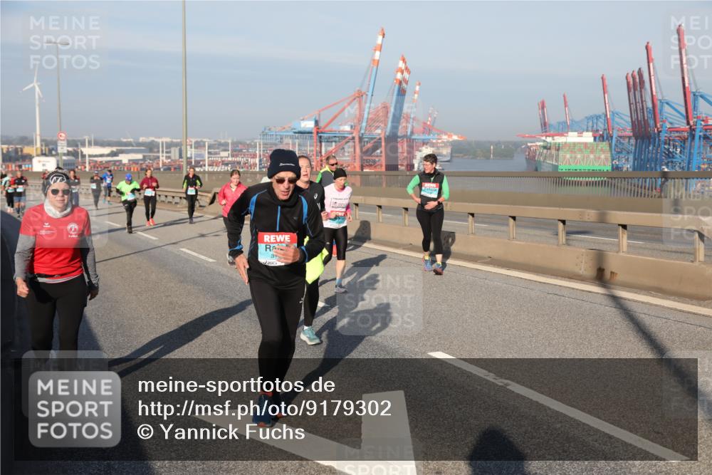 03.10.2025 - Köhlbrandbrückenlauf Yannick Fuchs http://msf.ph/oto/9179302 03.10.2025 08:51:58 Position 2 3 meine-sportfotos.de