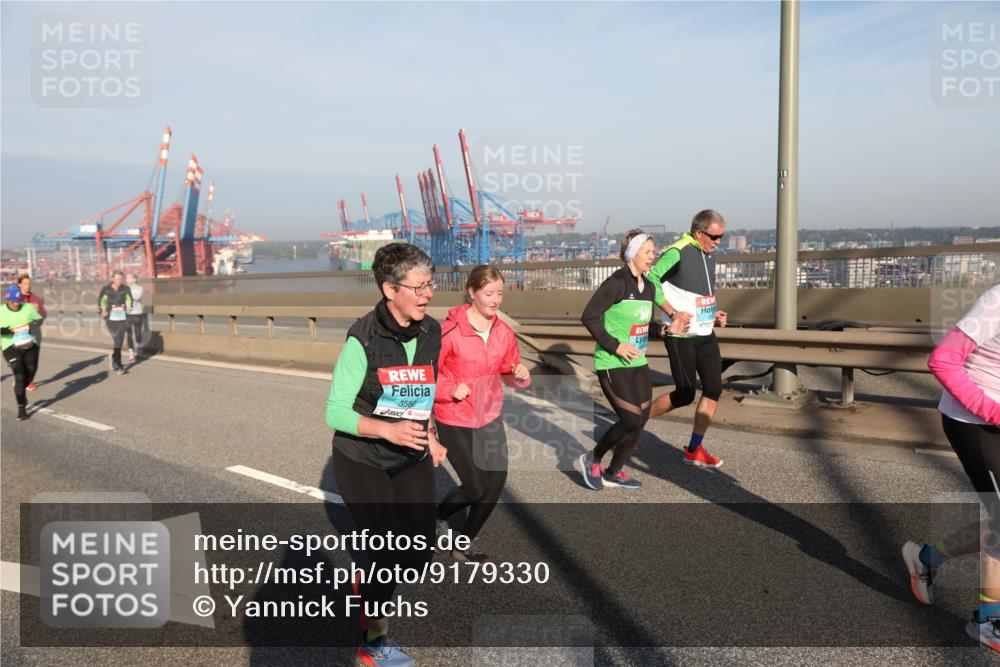03.10.2025 - Köhlbrandbrückenlauf Yannick Fuchs http://msf.ph/oto/9179330 03.10.2025 08:52:03 Position 2 3582, 18 meine-sportfotos.de