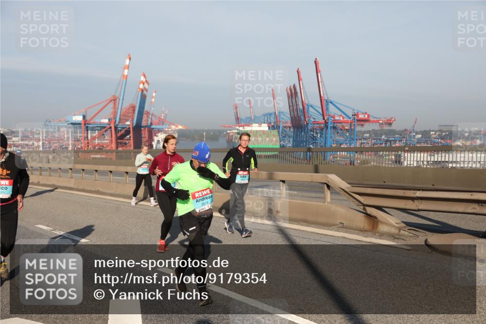 03.10.2025 - Köhlbrandbrückenlauf Yannick Fuchs http://msf.ph/oto/9179354 03.10.2025 08:52:06 Position 2 129, 2674 meine-sportfotos.de