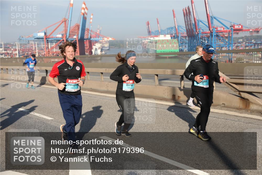 03.10.2025 - Köhlbrandbrückenlauf Yannick Fuchs http://msf.ph/oto/9179396 03.10.2025 08:52:11 Position 2 2018, 3407, 1051 meine-sportfotos.de