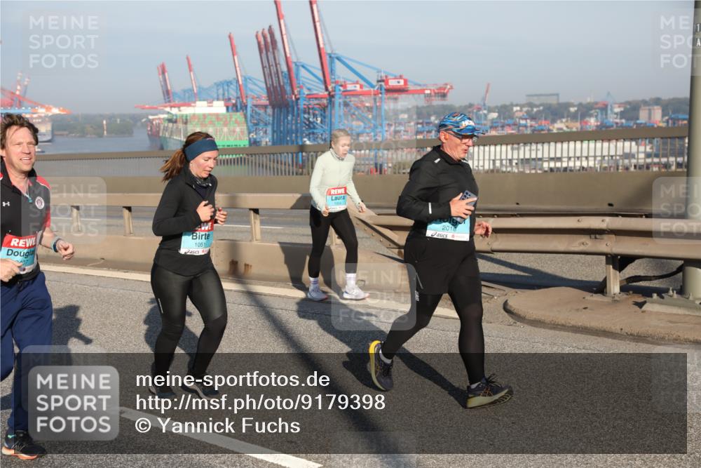 03.10.2025 - Köhlbrandbrückenlauf Yannick Fuchs http://msf.ph/oto/9179398 03.10.2025 08:52:11 Position 2 2107, 1051, 1954, 2018 meine-sportfotos.de