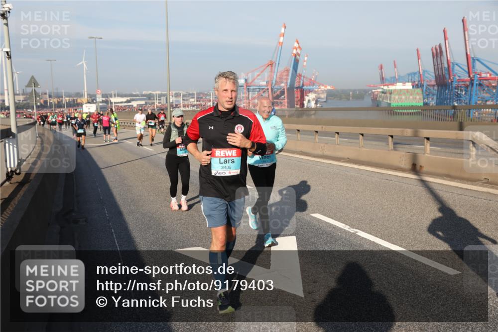 03.10.2025 - Köhlbrandbrückenlauf Yannick Fuchs http://msf.ph/oto/9179403 03.10.2025 08:52:13 Position 2 3405, 1861 meine-sportfotos.de
