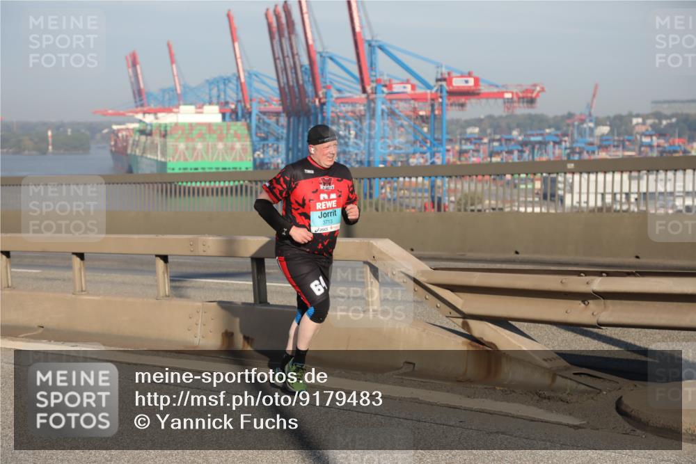 03.10.2025 - Köhlbrandbrückenlauf Yannick Fuchs http://msf.ph/oto/9179483 03.10.2025 08:52:25 Position 2 61, 3713 meine-sportfotos.de