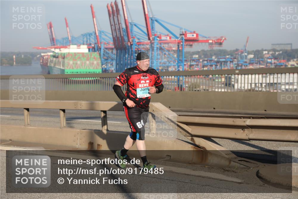 03.10.2025 - Köhlbrandbrückenlauf Yannick Fuchs http://msf.ph/oto/9179485 03.10.2025 08:52:25 Position 2 64, 3713 meine-sportfotos.de