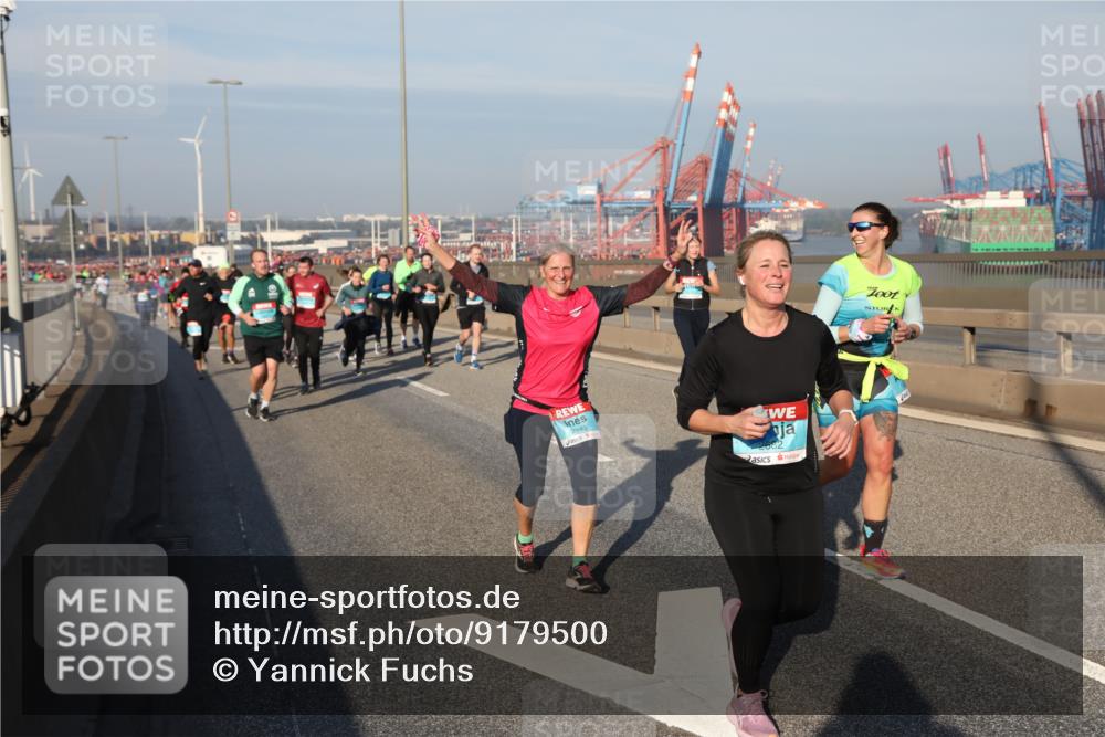 03.10.2025 - Köhlbrandbrückenlauf Yannick Fuchs http://msf.ph/oto/9179500 03.10.2025 08:52:27 Position 2 2943, 2682 meine-sportfotos.de