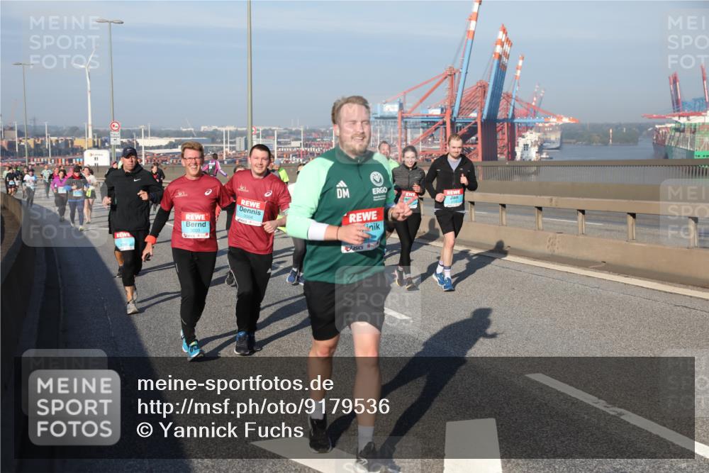 03.10.2025 - Köhlbrandbrückenlauf Yannick Fuchs http://msf.ph/oto/9179536 03.10.2025 08:52:31 Position 2 3003, 3004 meine-sportfotos.de
