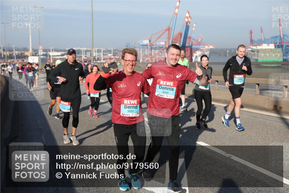 03.10.2025 - Köhlbrandbrückenlauf Yannick Fuchs http://msf.ph/oto/9179560 03.10.2025 08:52:33 Position 2 3003, 3004 meine-sportfotos.de