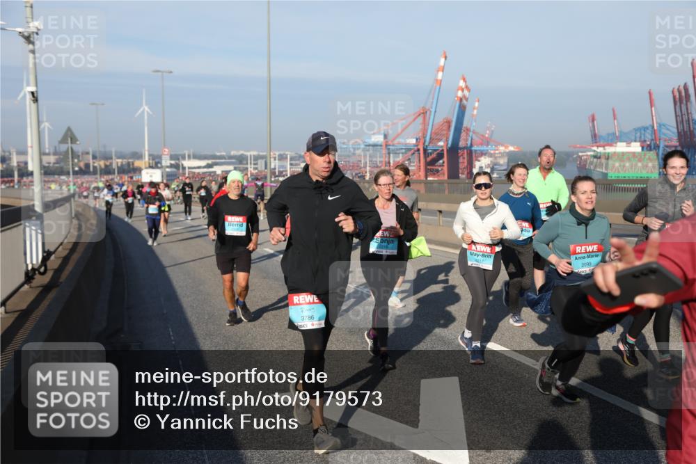 03.10.2025 - Köhlbrandbrückenlauf Yannick Fuchs http://msf.ph/oto/9179573 03.10.2025 08:52:34 Position 2 3786, 2218, 217, 2099 meine-sportfotos.de