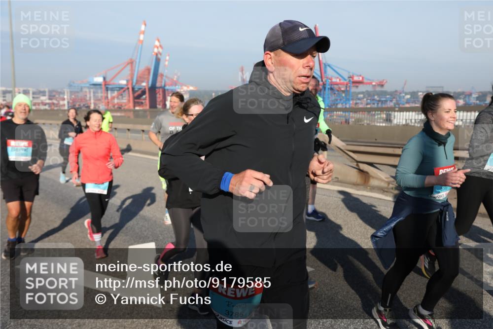 03.10.2025 - Köhlbrandbrückenlauf Yannick Fuchs http://msf.ph/oto/9179585 03.10.2025 08:52:35 Position 2 3786, 099 meine-sportfotos.de