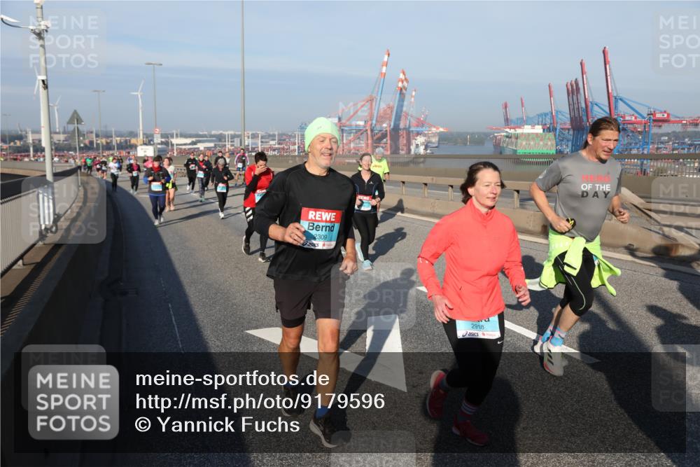 03.10.2025 - Köhlbrandbrückenlauf Yannick Fuchs http://msf.ph/oto/9179596 03.10.2025 08:52:36 Position 2 2309, 2918 meine-sportfotos.de