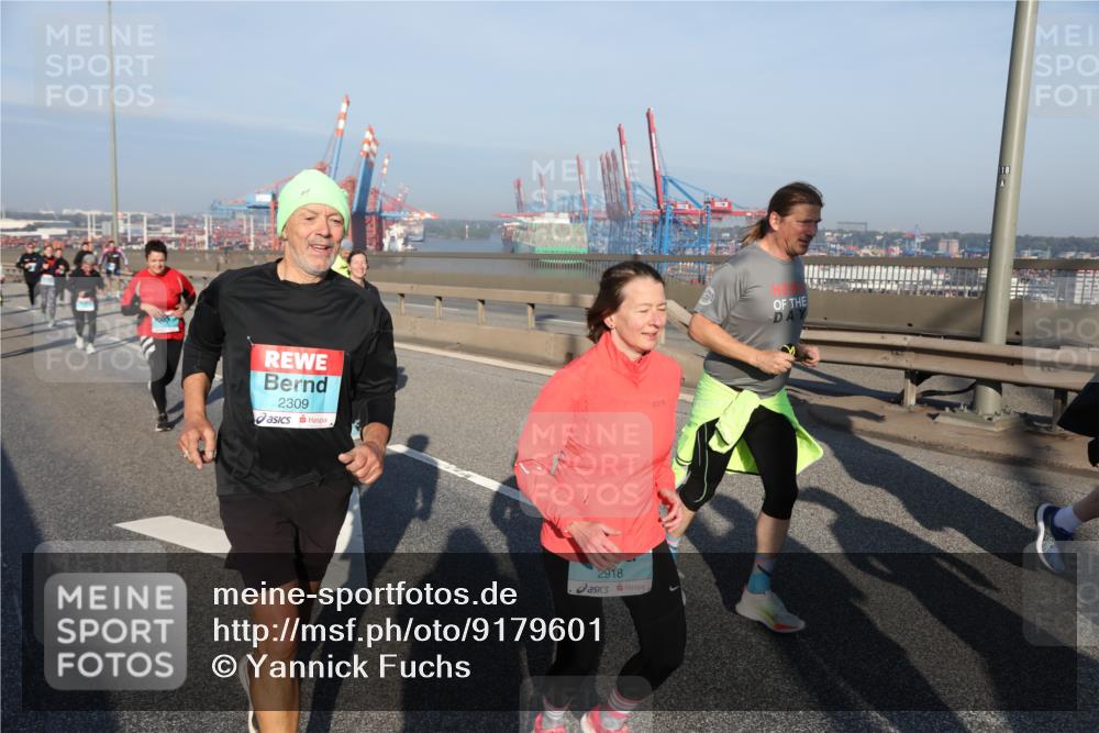 03.10.2025 - Köhlbrandbrückenlauf Yannick Fuchs http://msf.ph/oto/9179601 03.10.2025 08:52:37 Position 2 2309, 2918, 118 meine-sportfotos.de