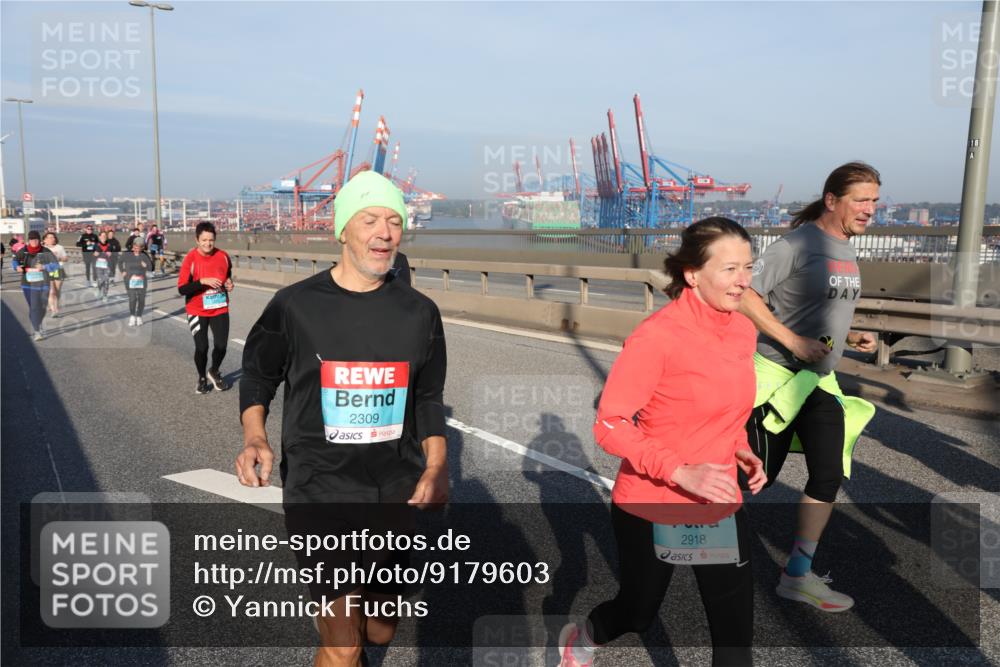 03.10.2025 - Köhlbrandbrückenlauf Yannick Fuchs http://msf.ph/oto/9179603 03.10.2025 08:52:37 Position 2 2309, 2918, 18 meine-sportfotos.de