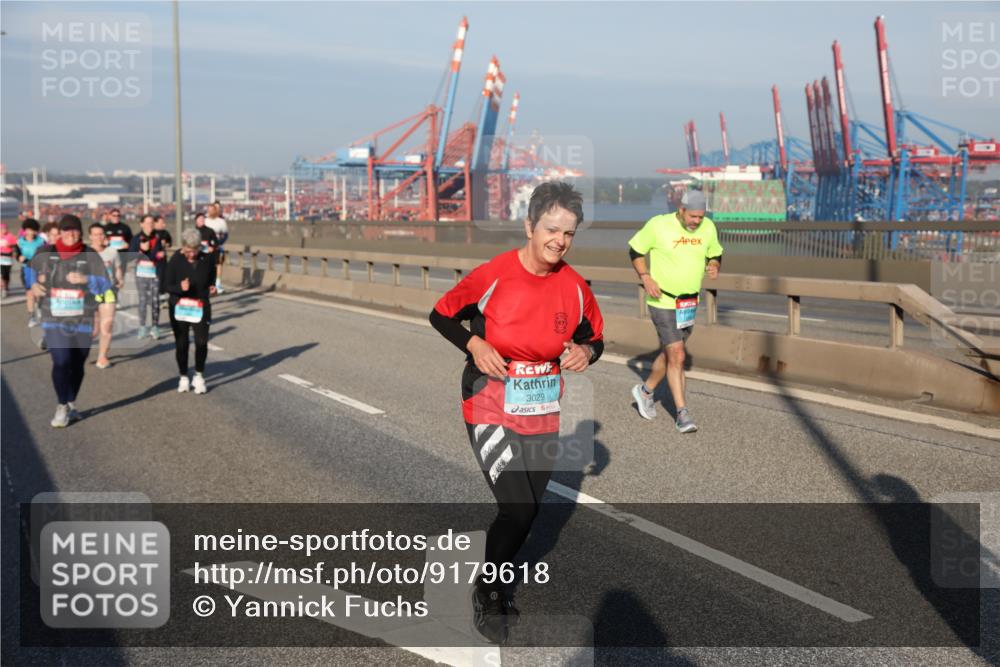 03.10.2025 - Köhlbrandbrückenlauf Yannick Fuchs http://msf.ph/oto/9179618 03.10.2025 08:52:39 Position 2 3029 meine-sportfotos.de