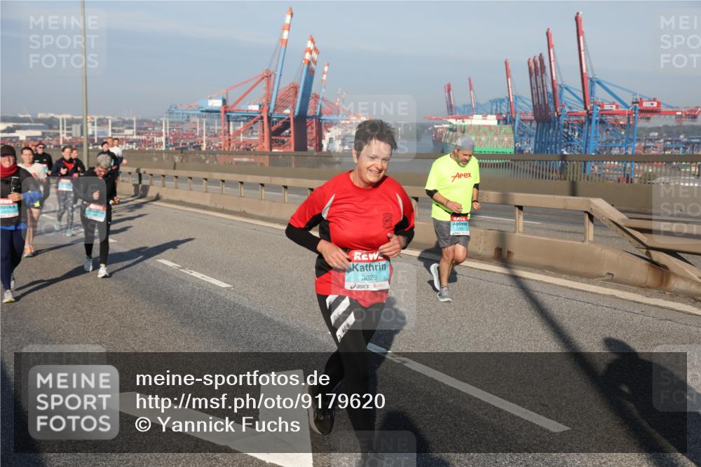 03.10.2025 - Köhlbrandbrückenlauf Yannick Fuchs http://msf.ph/oto/9179620 03.10.2025 08:52:39 Position 2 3029, 2740 meine-sportfotos.de