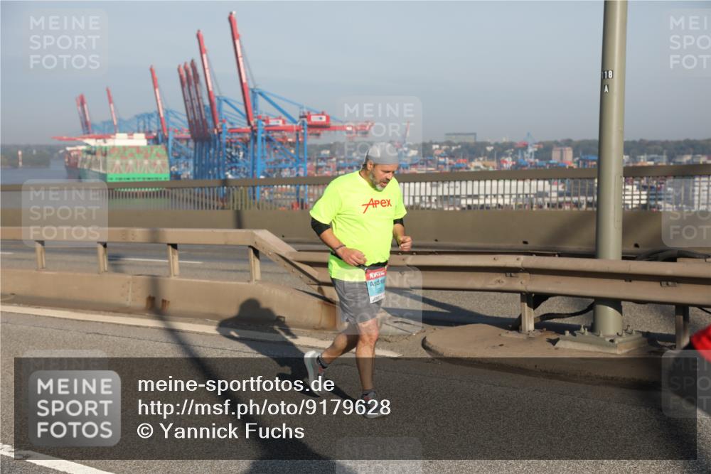 03.10.2025 - Köhlbrandbrückenlauf Yannick Fuchs http://msf.ph/oto/9179628 03.10.2025 08:52:40 Position 2 118 meine-sportfotos.de