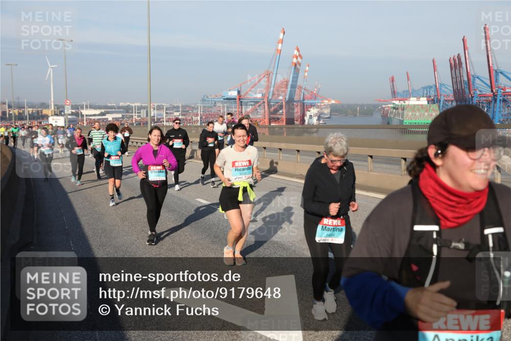 03.10.2025 - Köhlbrandbrückenlauf Yannick Fuchs http://msf.ph/oto/9179648 03.10.2025 08:52:42 Position 2 3222, 1934 meine-sportfotos.de