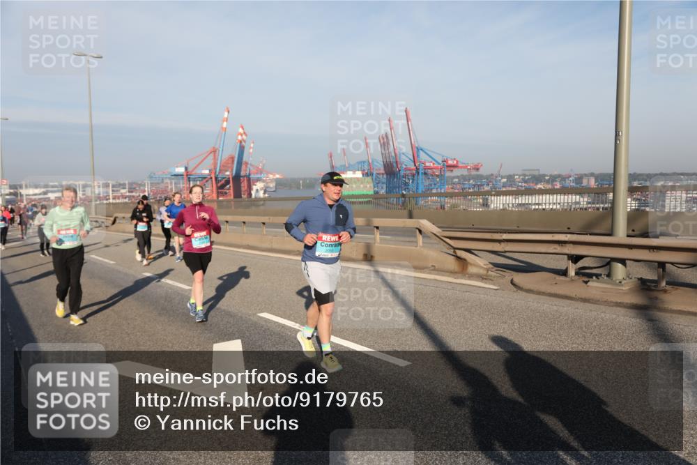 03.10.2025 - Köhlbrandbrückenlauf Yannick Fuchs http://msf.ph/oto/9179765 03.10.2025 08:52:56 Position 2  meine-sportfotos.de