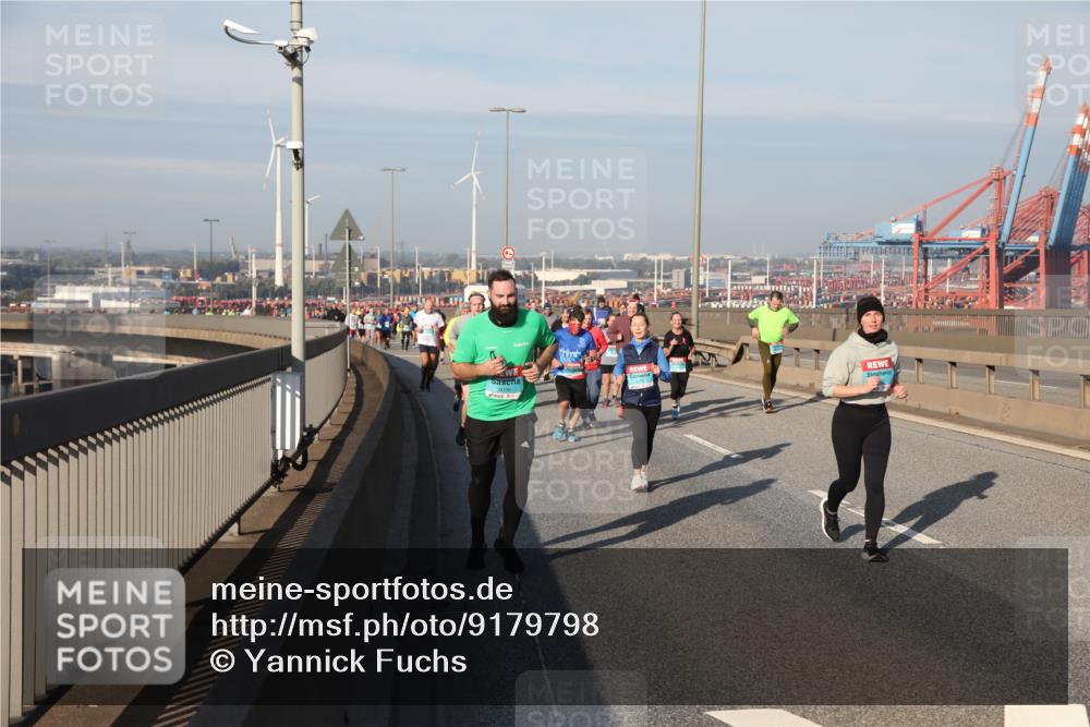 03.10.2025 - Köhlbrandbrückenlauf Yannick Fuchs http://msf.ph/oto/9179798 03.10.2025 08:53:01 Position 2 10, 3038 meine-sportfotos.de