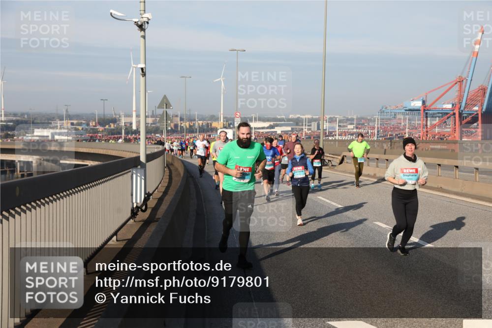 03.10.2025 - Köhlbrandbrückenlauf Yannick Fuchs http://msf.ph/oto/9179801 03.10.2025 08:53:01 Position 2 1890 meine-sportfotos.de