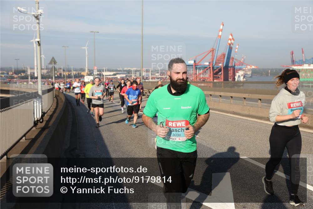03.10.2025 - Köhlbrandbrückenlauf Yannick Fuchs http://msf.ph/oto/9179814 03.10.2025 08:53:03 Position 2 3038 meine-sportfotos.de