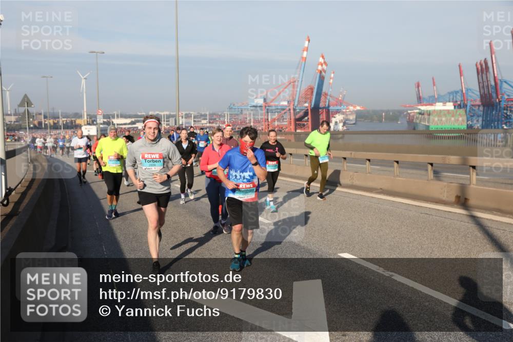 03.10.2025 - Köhlbrandbrückenlauf Yannick Fuchs http://msf.ph/oto/9179830 03.10.2025 08:53:05 Position 2 2556 meine-sportfotos.de