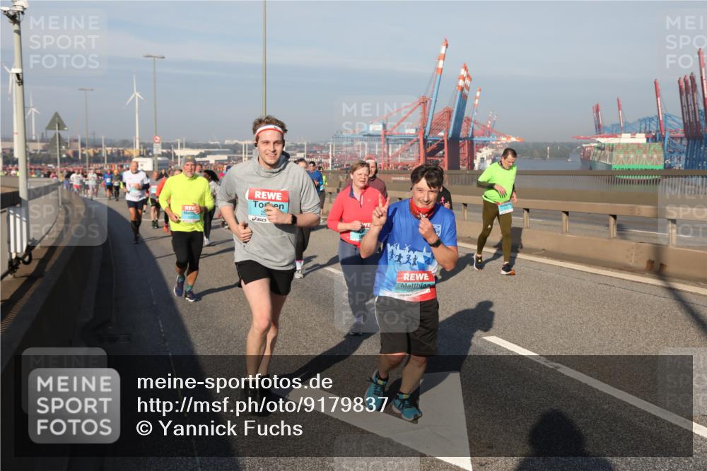 03.10.2025 - Köhlbrandbrückenlauf Yannick Fuchs http://msf.ph/oto/9179837 03.10.2025 08:53:06 Position 2  meine-sportfotos.de