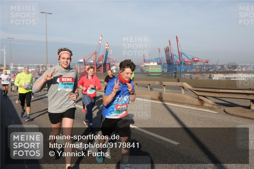 03.10.2025 - Köhlbrandbrückenlauf Yannick Fuchs http://msf.ph/oto/9179841 03.10.2025 08:53:06 Position 2 2556, 28 meine-sportfotos.de