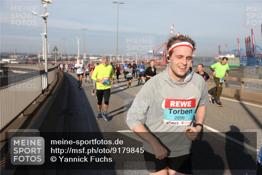 03.10.2025 - Köhlbrandbrückenlauf Yannick Fuchs http://msf.ph/oto/9179845 03.10.2025 08:53:07 Position 2 2556 meine-sportfotos.de