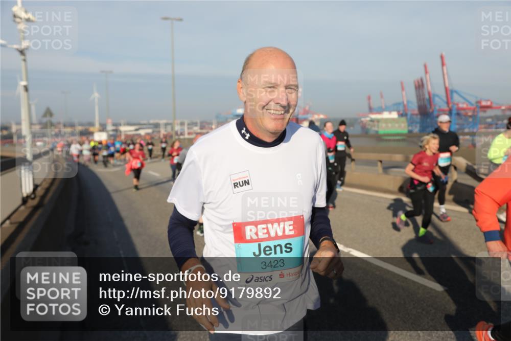 03.10.2025 - Köhlbrandbrückenlauf Yannick Fuchs http://msf.ph/oto/9179892 03.10.2025 08:53:13 Position 2 3423 meine-sportfotos.de