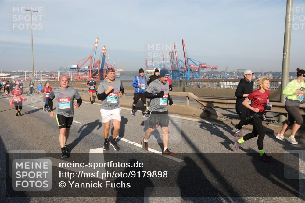 03.10.2025 - Köhlbrandbrückenlauf Yannick Fuchs http://msf.ph/oto/9179898 03.10.2025 08:53:14 Position 2 3024 meine-sportfotos.de