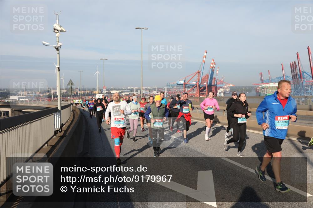 03.10.2025 - Köhlbrandbrückenlauf Yannick Fuchs http://msf.ph/oto/9179967 03.10.2025 08:53:24 Position 2 2158 meine-sportfotos.de