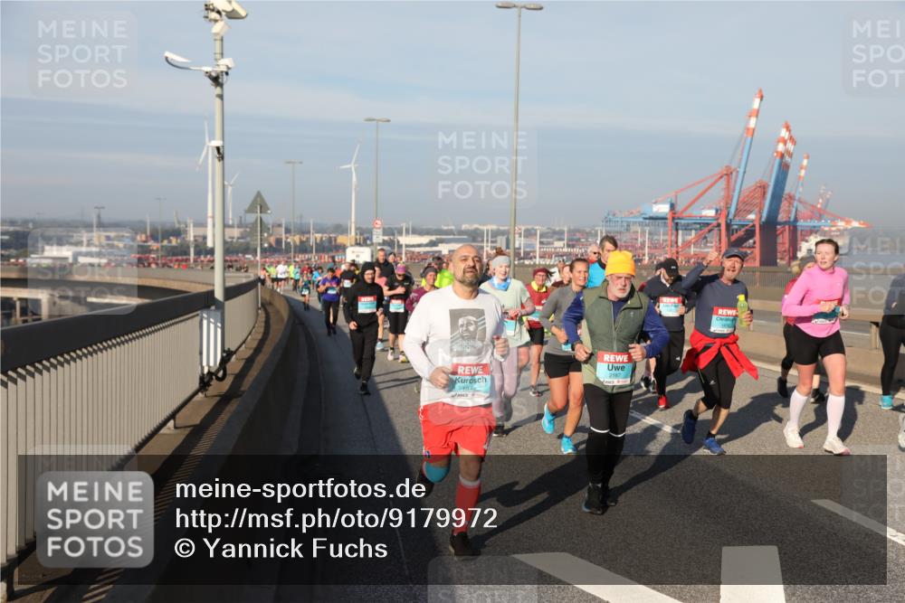03.10.2025 - Köhlbrandbrückenlauf Yannick Fuchs http://msf.ph/oto/9179972 03.10.2025 08:53:24 Position 2 1849, 2187 meine-sportfotos.de