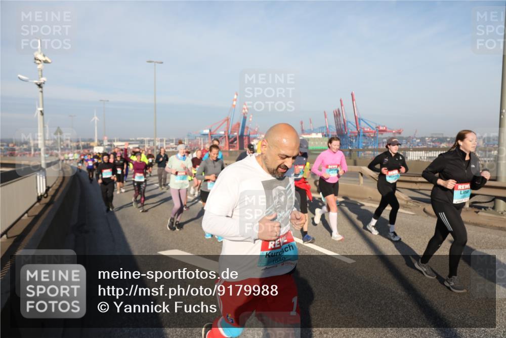 03.10.2025 - Köhlbrandbrückenlauf Yannick Fuchs http://msf.ph/oto/9179988 03.10.2025 08:53:26 Position 2 1840, 1 meine-sportfotos.de