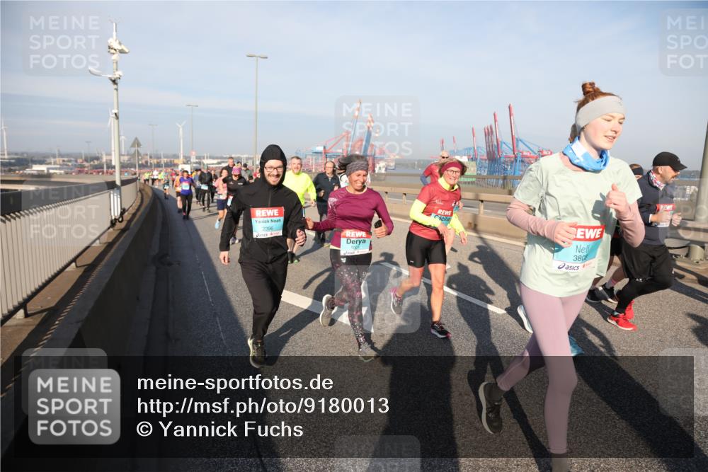 03.10.2025 - Köhlbrandbrückenlauf Yannick Fuchs http://msf.ph/oto/9180013 03.10.2025 08:53:28 Position 2 2396, 1001, 380 meine-sportfotos.de