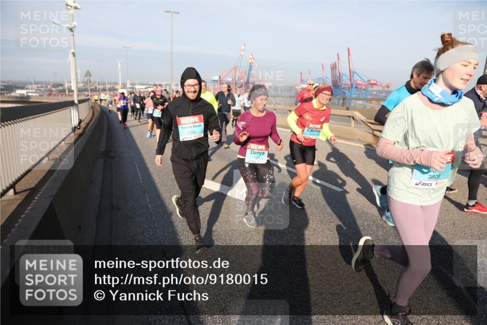 03.10.2025 - Köhlbrandbrückenlauf Yannick Fuchs http://msf.ph/oto/9180015 03.10.2025 08:53:29 Position 2 2396, 1001, 2174, 3803 meine-sportfotos.de
