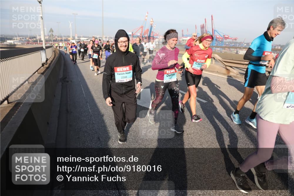 03.10.2025 - Köhlbrandbrückenlauf Yannick Fuchs http://msf.ph/oto/9180016 03.10.2025 08:53:29 Position 2 2396, 1001 meine-sportfotos.de