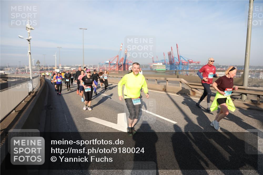 03.10.2025 - Köhlbrandbrückenlauf Yannick Fuchs http://msf.ph/oto/9180024 03.10.2025 08:53:30 Position 2 2362 meine-sportfotos.de