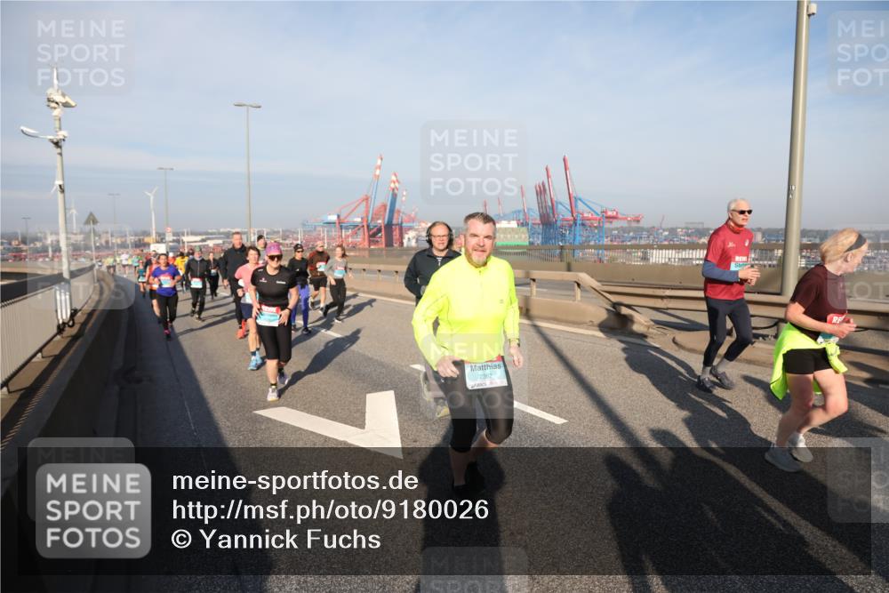 03.10.2025 - Köhlbrandbrückenlauf Yannick Fuchs http://msf.ph/oto/9180026 03.10.2025 08:53:30 Position 2 7, 2362 meine-sportfotos.de