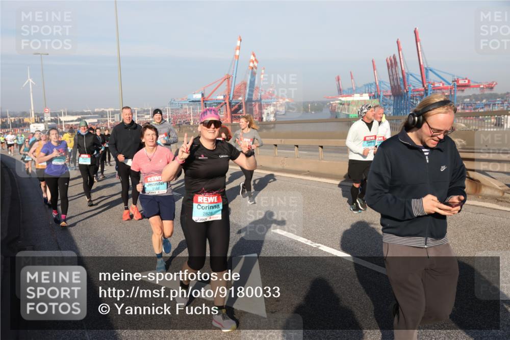03.10.2025 - Köhlbrandbrückenlauf Yannick Fuchs http://msf.ph/oto/9180033 03.10.2025 08:53:31 Position 2 2152, 2828 meine-sportfotos.de
