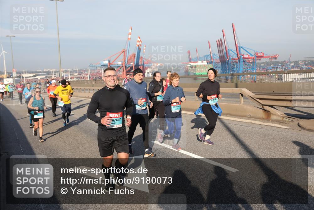 03.10.2025 - Köhlbrandbrückenlauf Yannick Fuchs http://msf.ph/oto/9180073 03.10.2025 08:53:36 Position 2 2721, 2078 meine-sportfotos.de