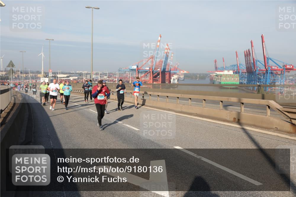 03.10.2025 - Köhlbrandbrückenlauf Yannick Fuchs http://msf.ph/oto/9180136 03.10.2025 08:53:44 Position 2  meine-sportfotos.de