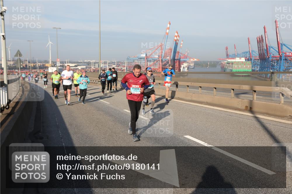 03.10.2025 - Köhlbrandbrückenlauf Yannick Fuchs http://msf.ph/oto/9180141 03.10.2025 08:53:45 Position 2 2408 meine-sportfotos.de